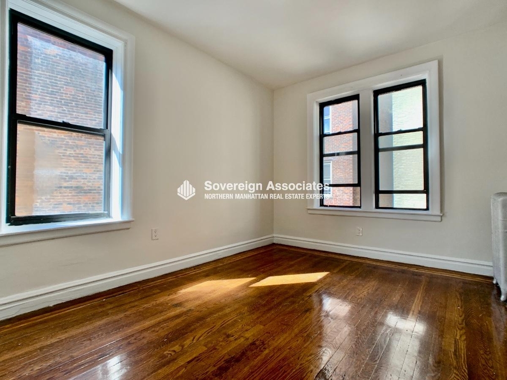 21 Magaw Place - Photo 0