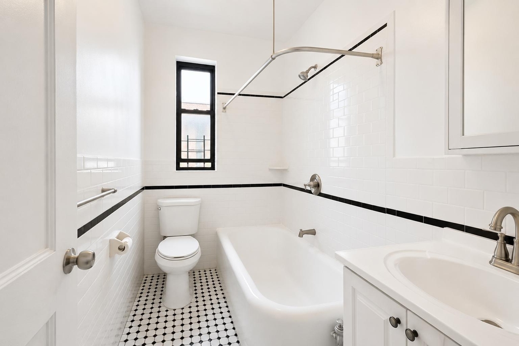 21 Magaw Place - Photo 7