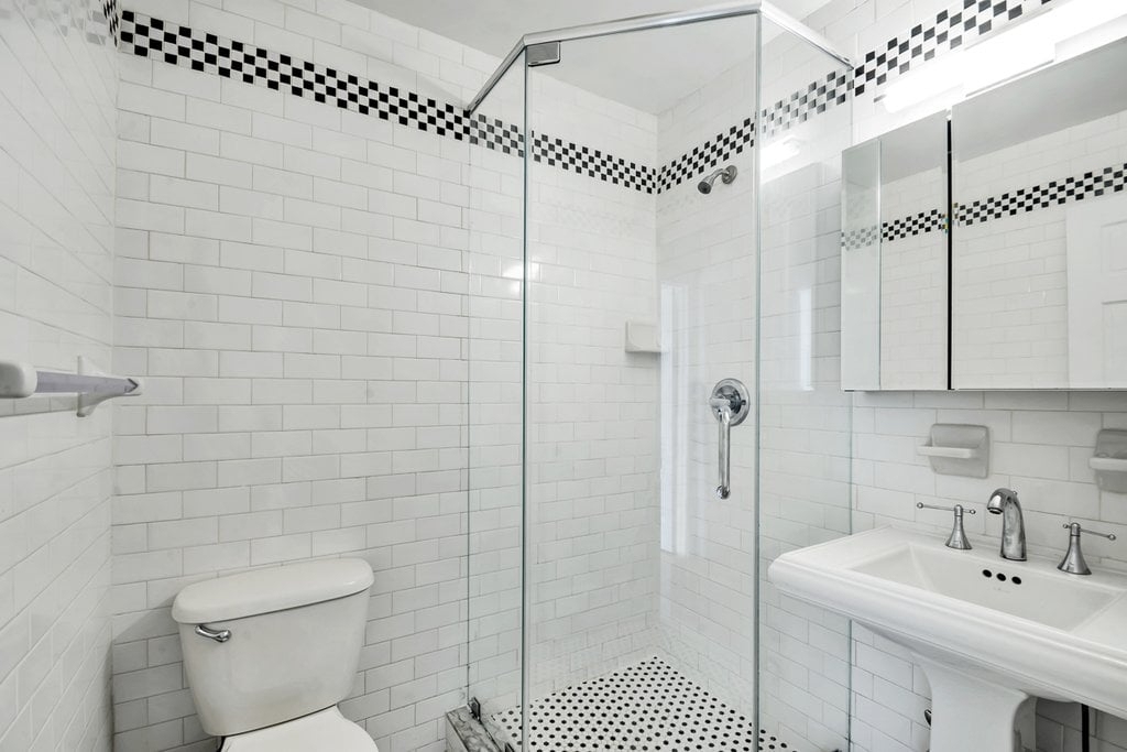 Madison Avenue - Photo 8