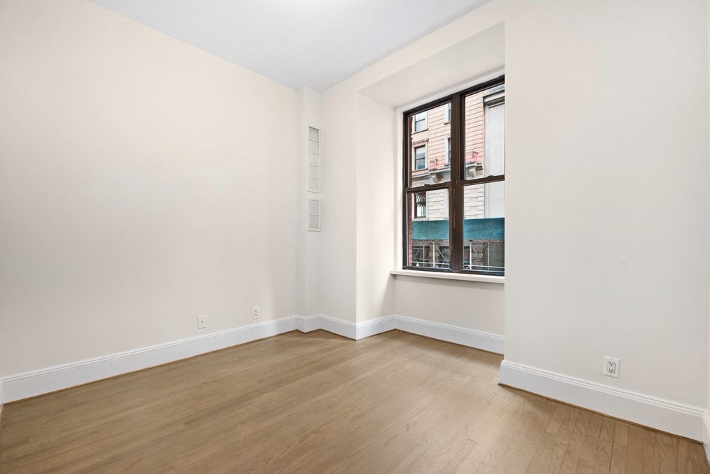 Madison Avenue - Photo 3