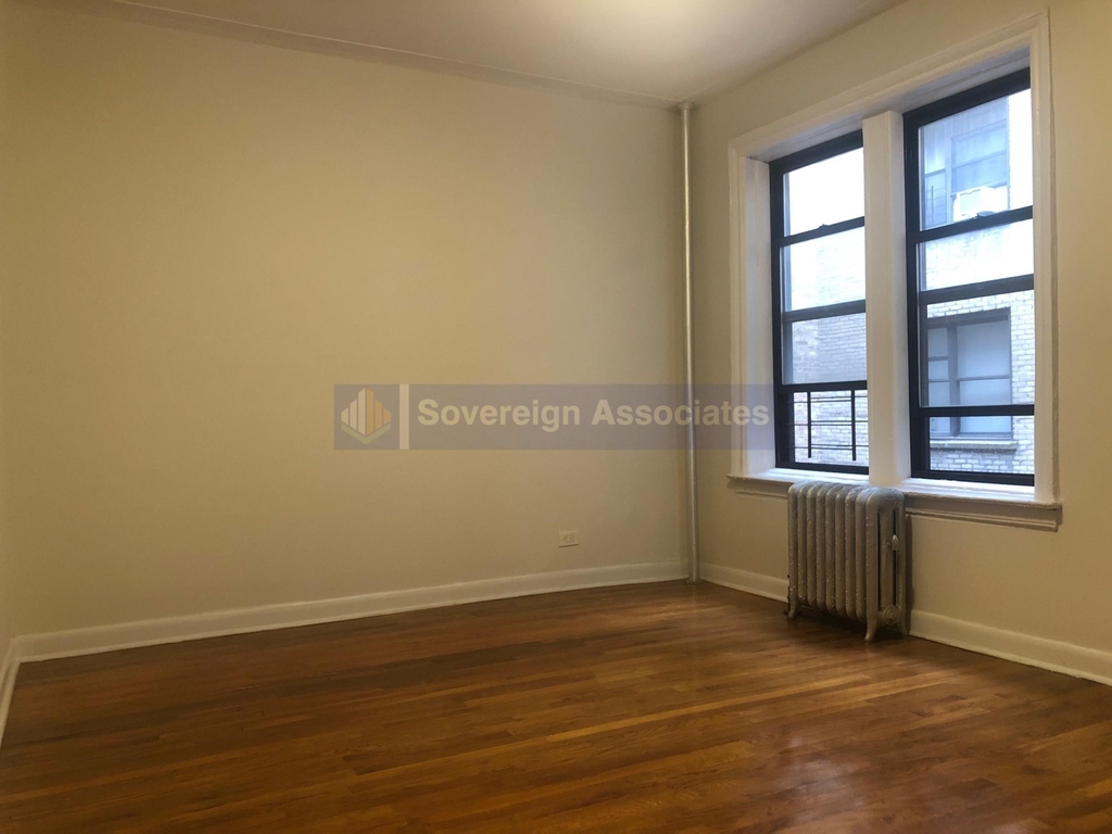 540 Fort Washington Avenue - Photo 2