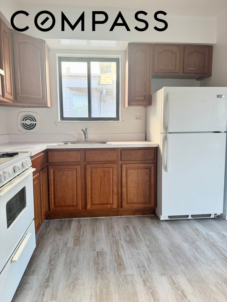 39th Avenue - Photo 2