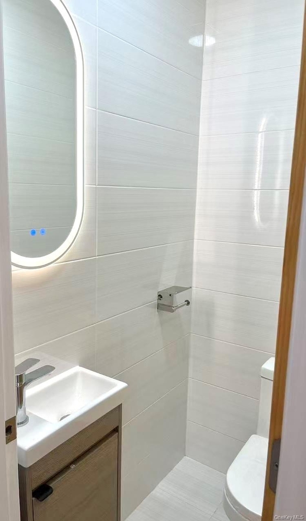 166th Street - Photo 6