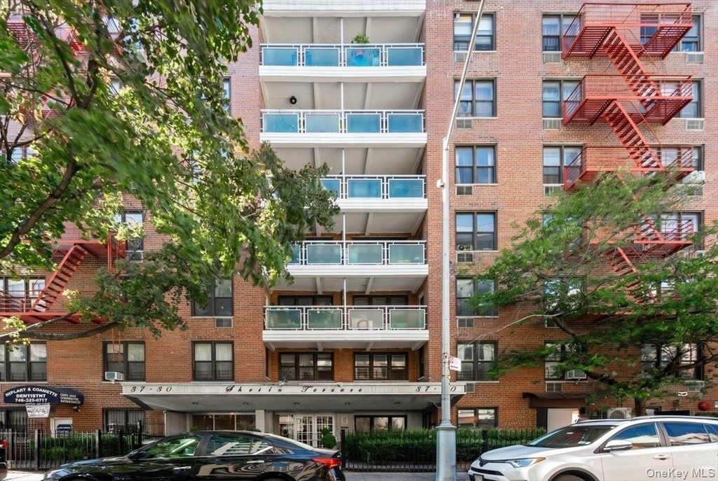73rd Street - Photo 14