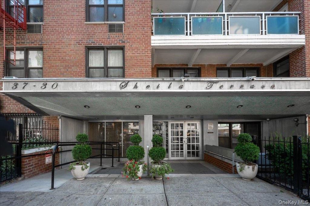 73rd Street - Photo 13