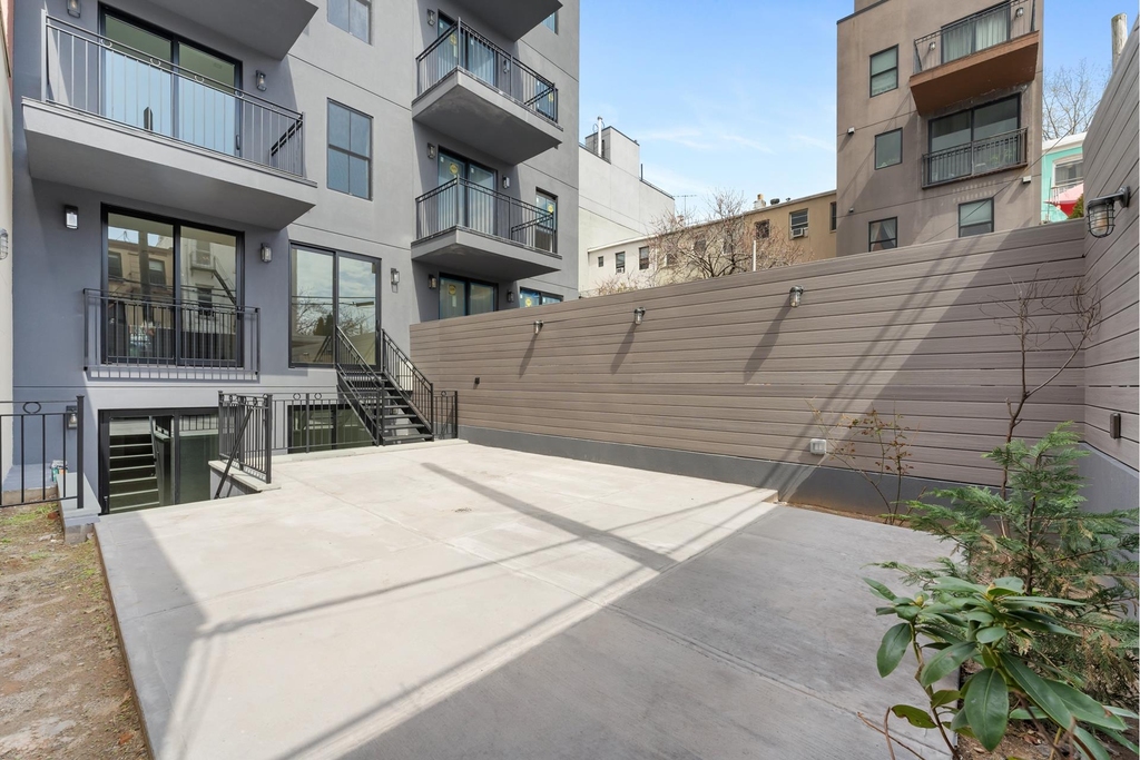 112 Luquer St - Photo 5
