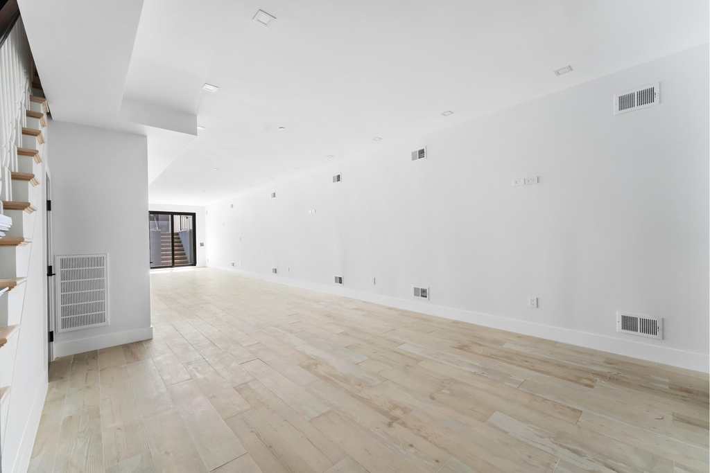112 Luquer St - Photo 6