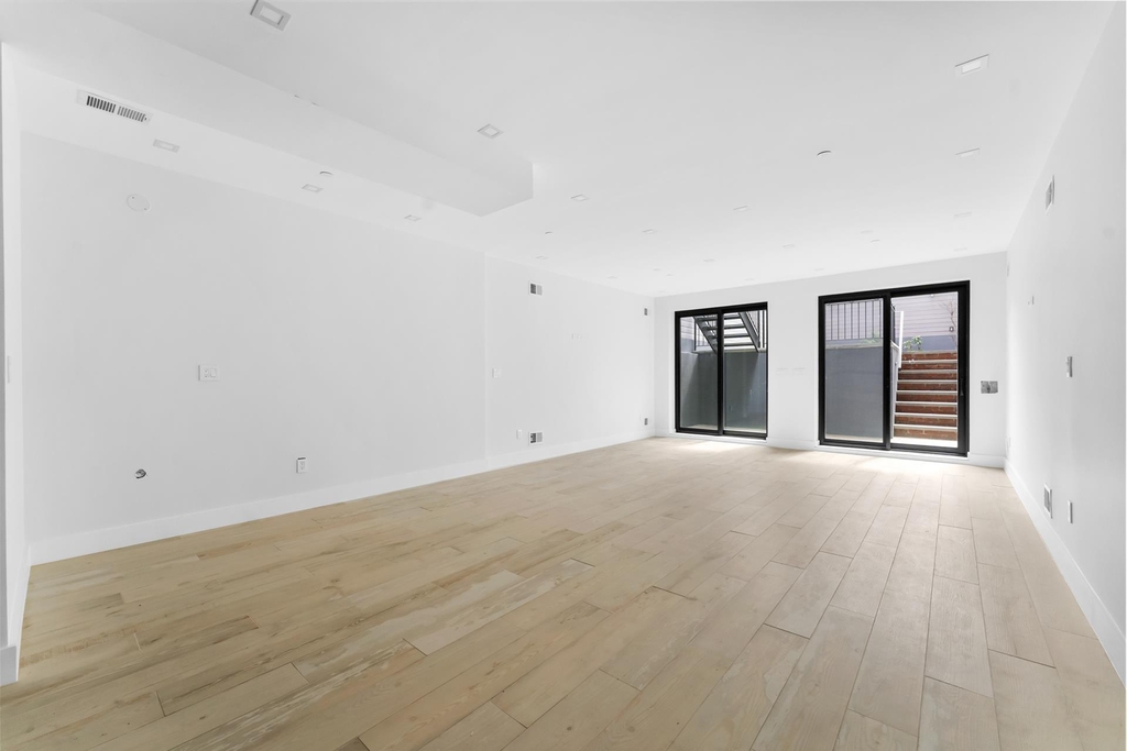 112 Luquer St - Photo 7