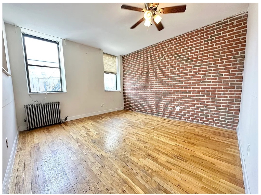 150 Degraw St - Photo 2