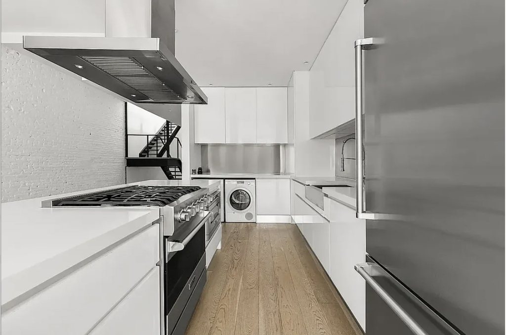 496 Broadway - Photo 8
