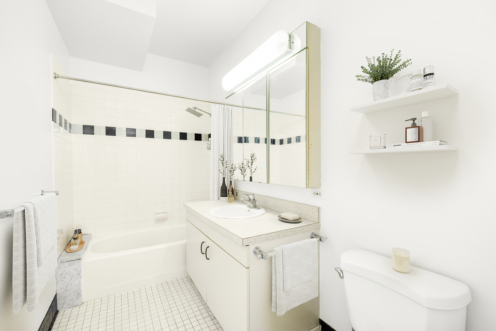 111 W 67th St - Photo 5