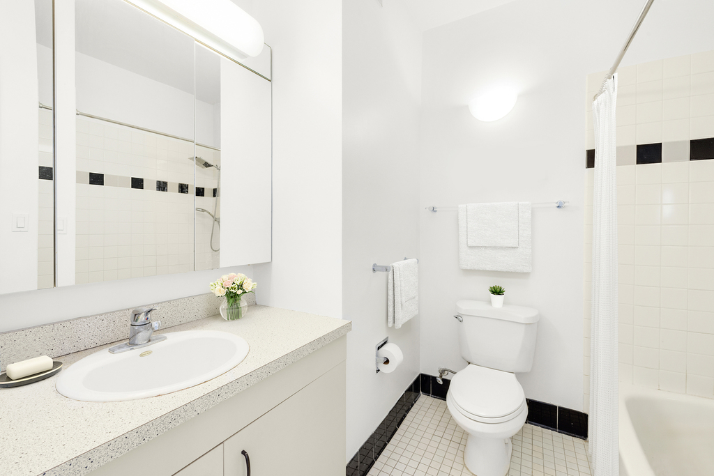 111 W 67th St - Photo 7