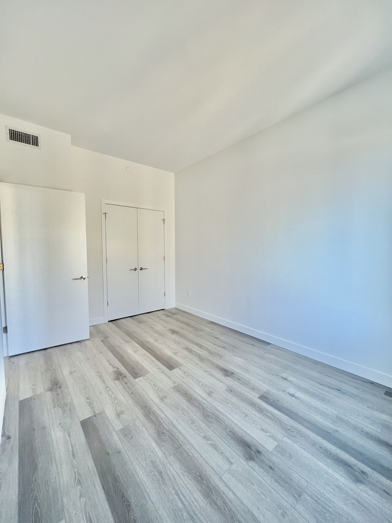 299 East 161st Street - Photo 6