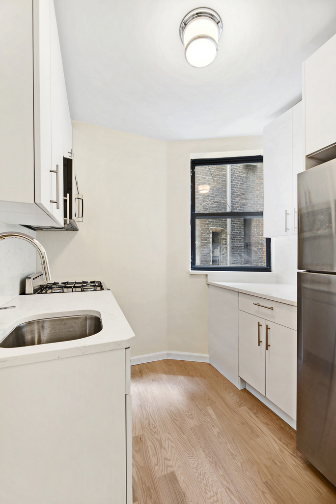 West 49th Street - Photo 3