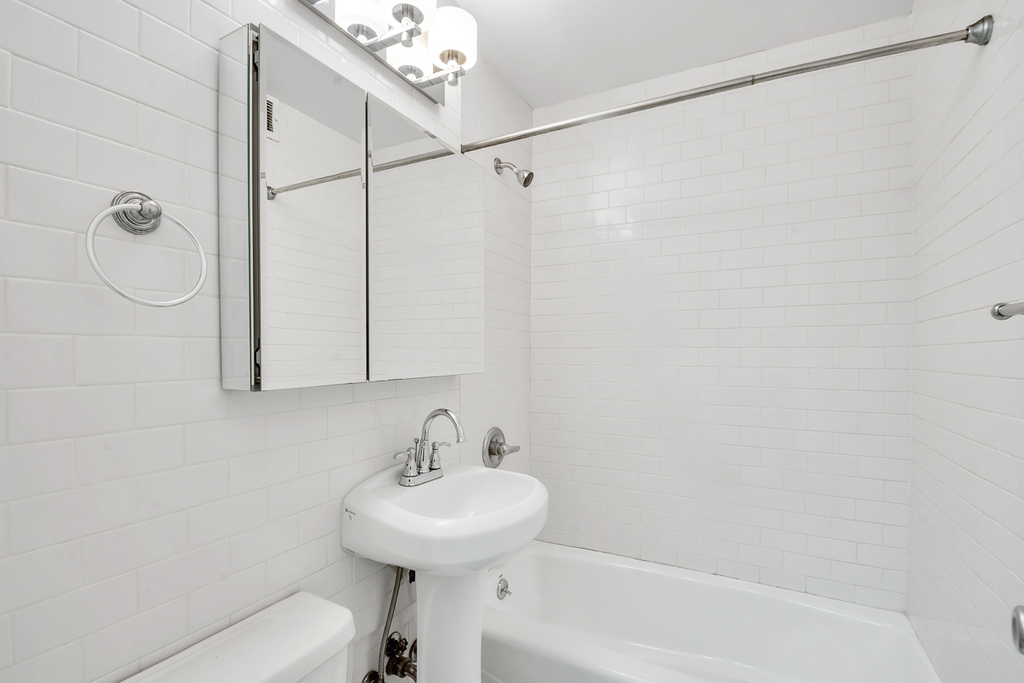 West 49th Street - Photo 4