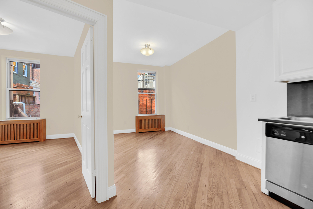 Lexington Avenue - Photo 1