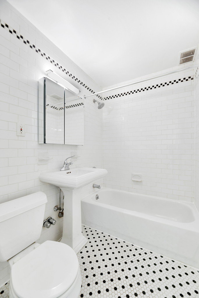 Lexington Avenue - Photo 4