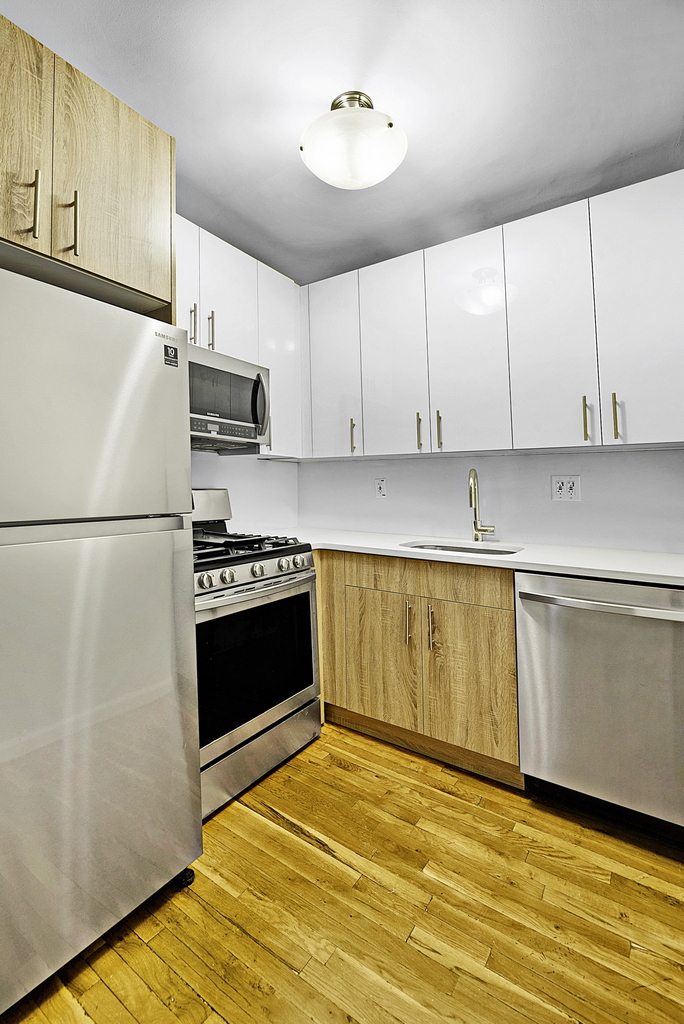 East 25th Street - Photo 0
