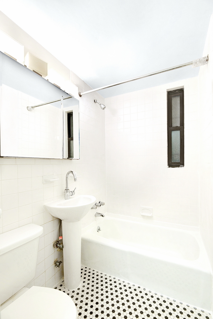 West 49th Street - Photo 4