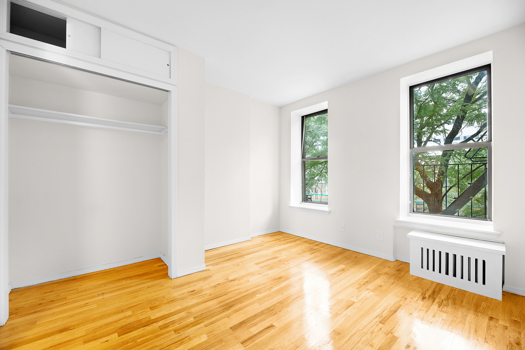 West 49th Street - Photo 0