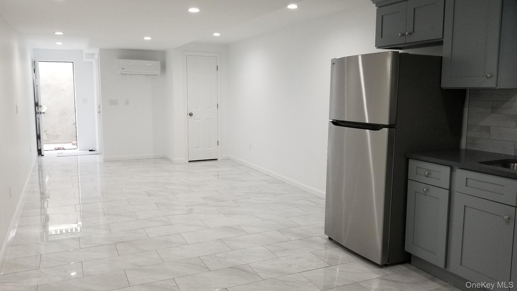 21 Adamson Street - Photo 4