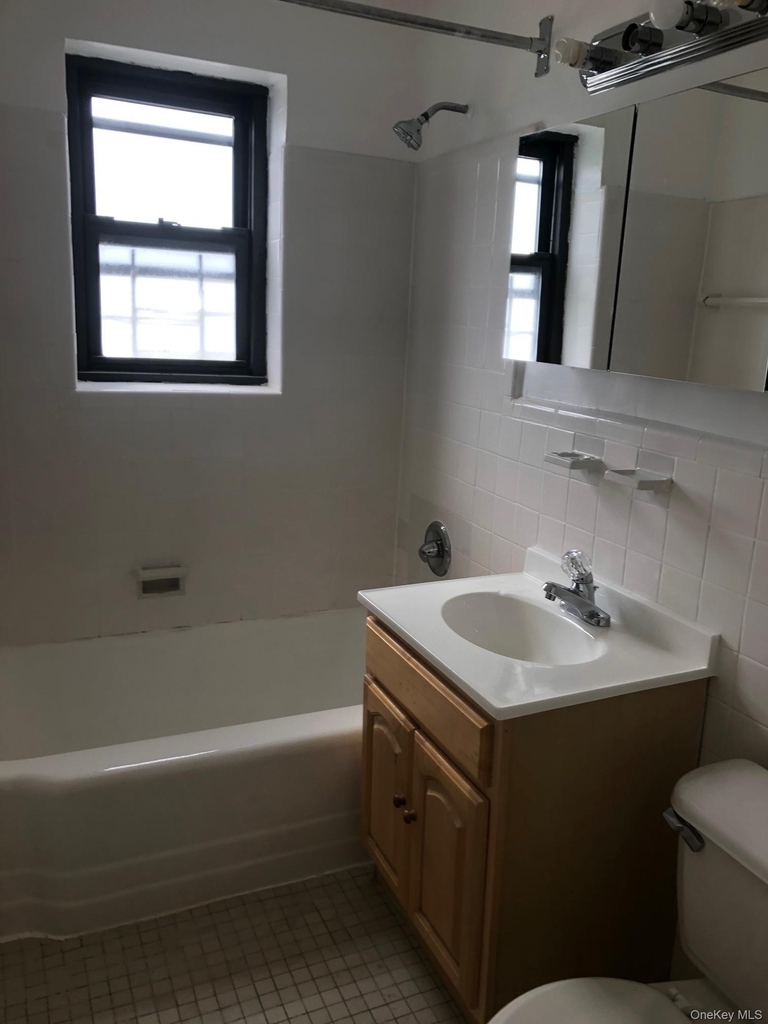 222 North Broadway - Photo 4