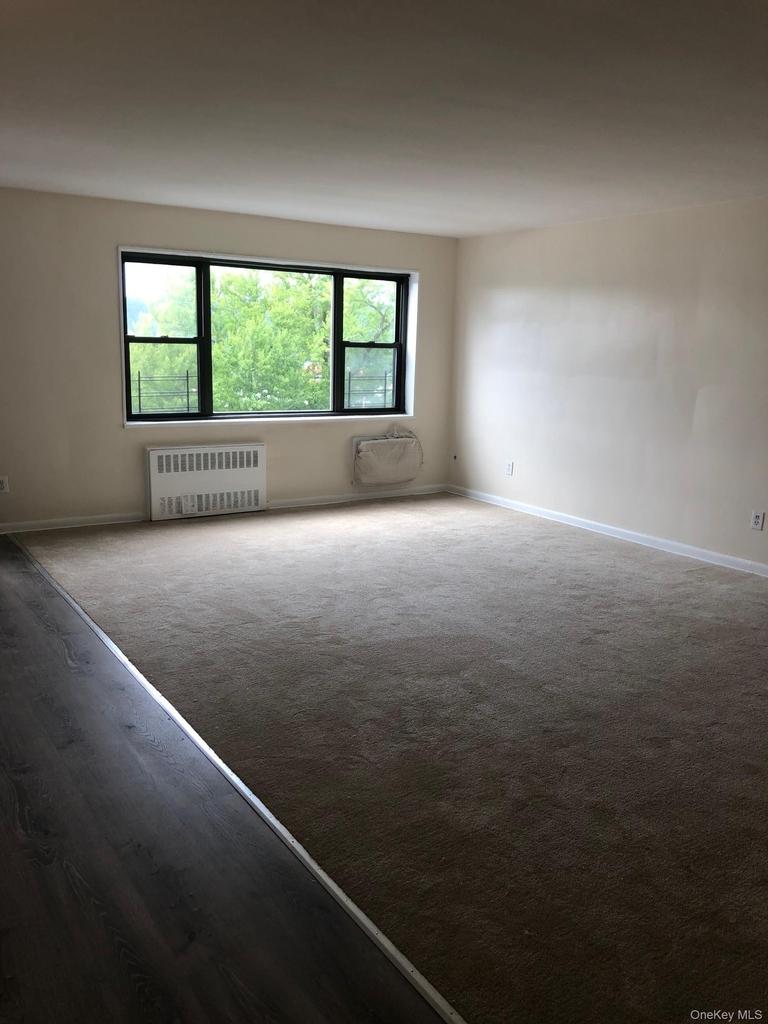 222 North Broadway - Photo 1