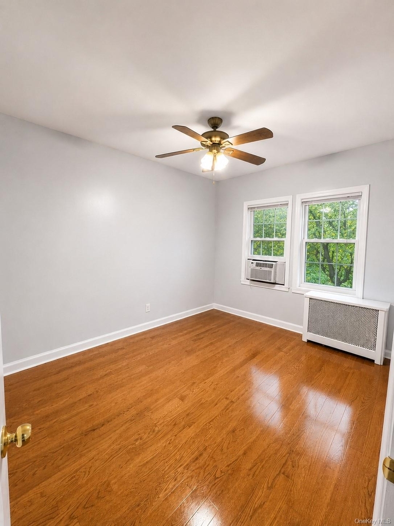 2545 97th Street - Photo 2