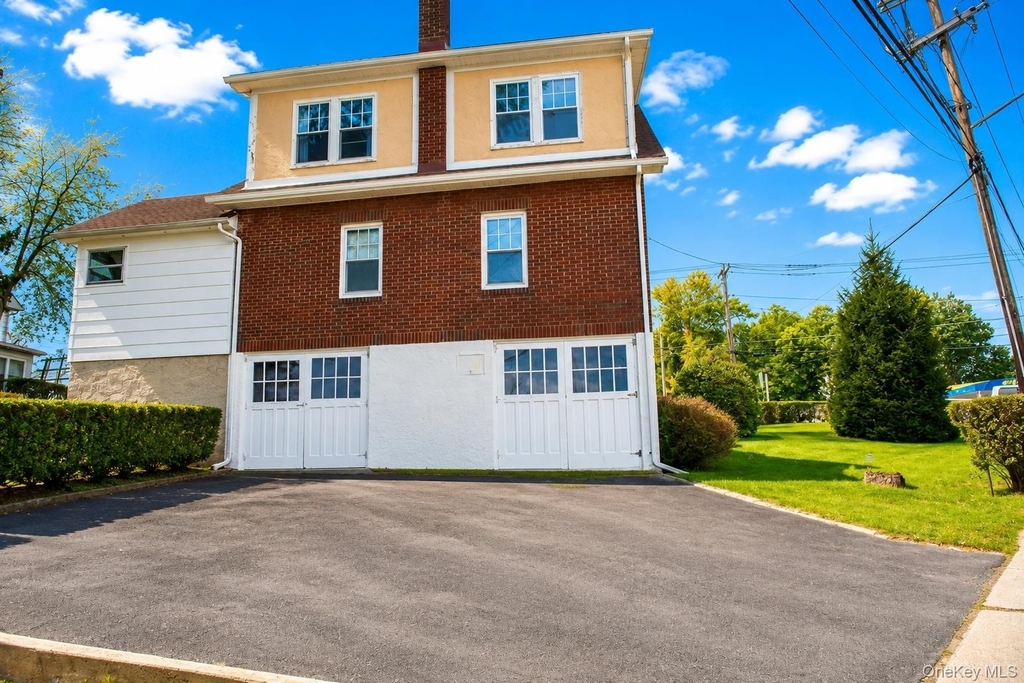 153 Wisner Avenue - Photo 2