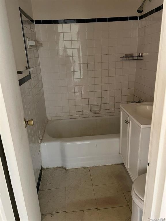 222-89 Braddock Avenue - Photo 4