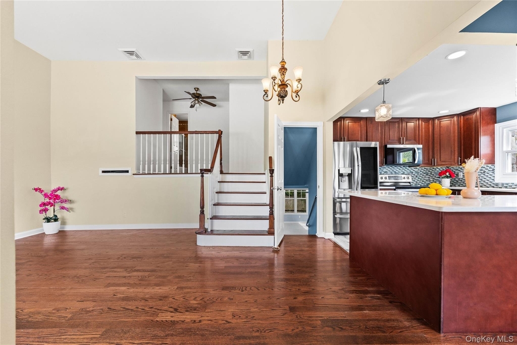 44 Bruce Lane - Photo 1