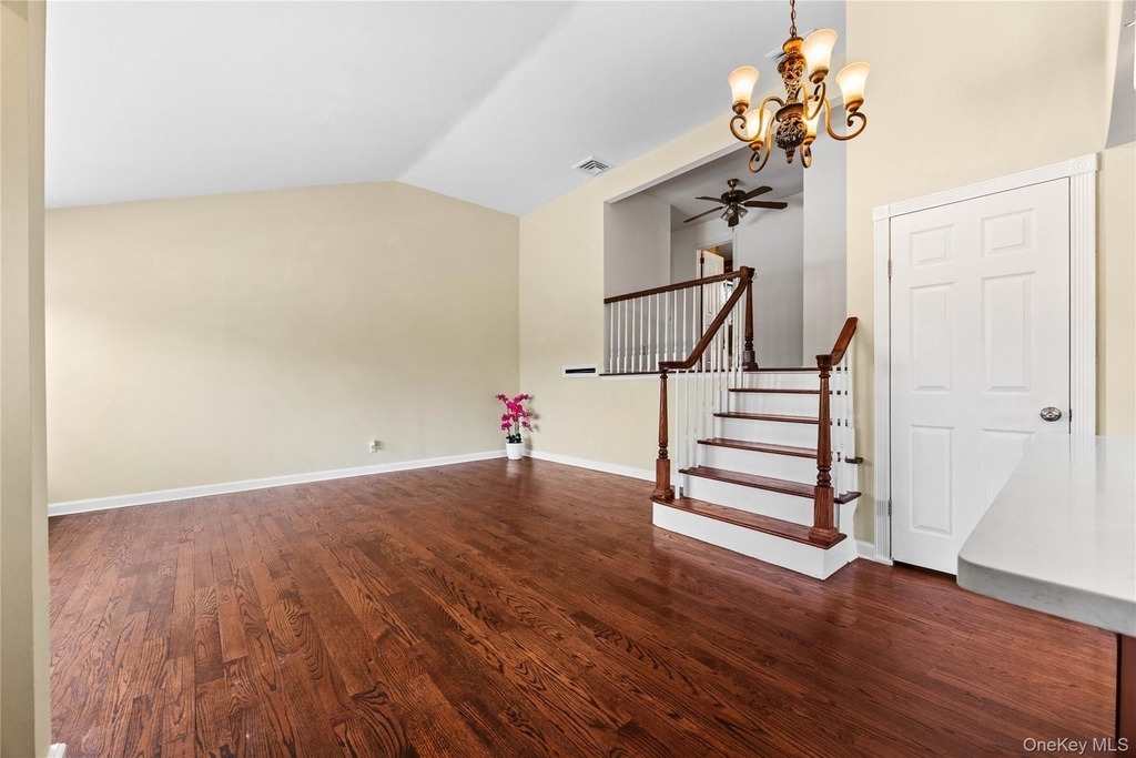 44 Bruce Lane - Photo 2