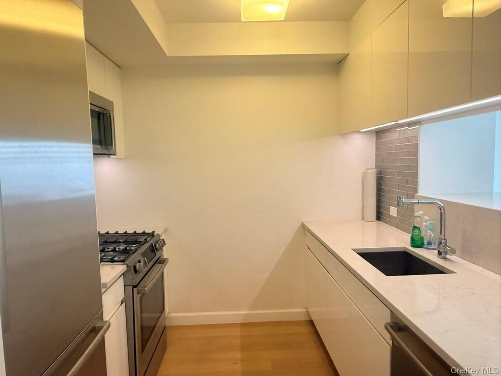 138-35 39th Avenue - Photo 10