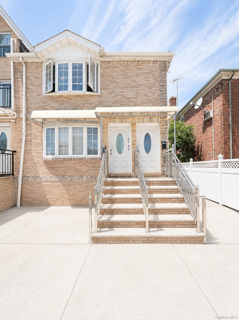 6563 Hull Avenue - Photo 0