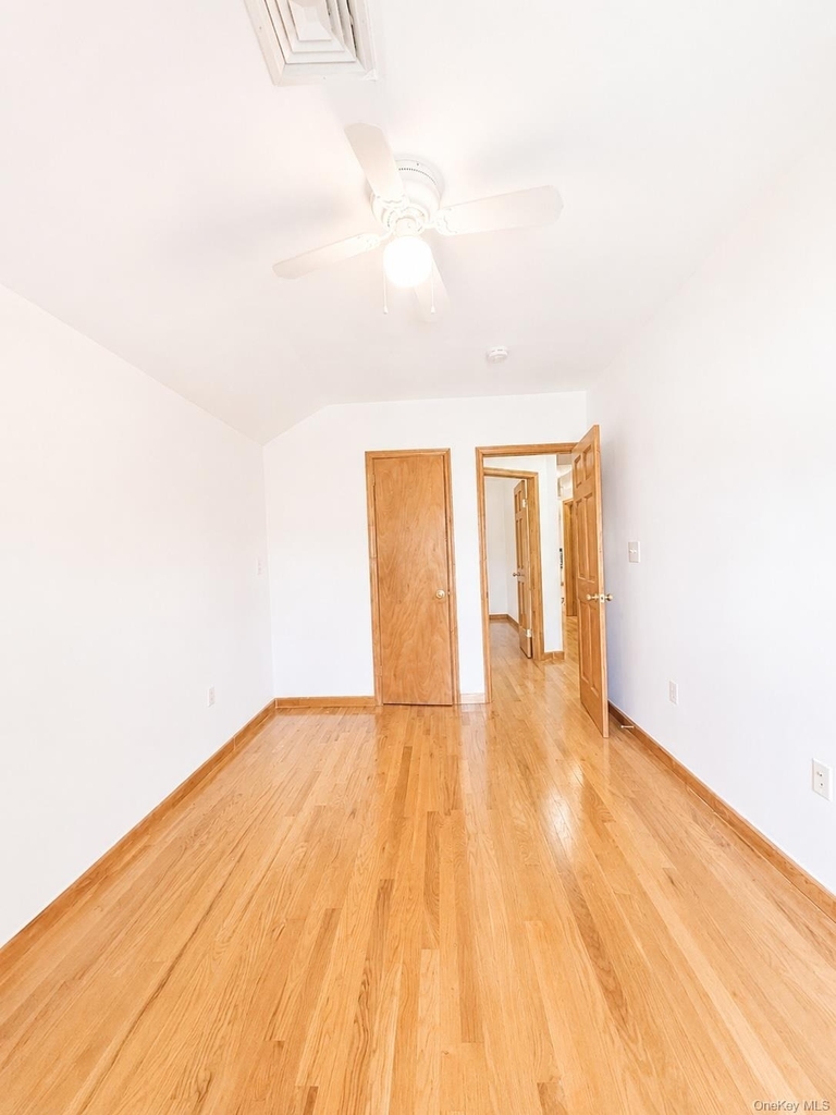6563 Hull Avenue - Photo 5