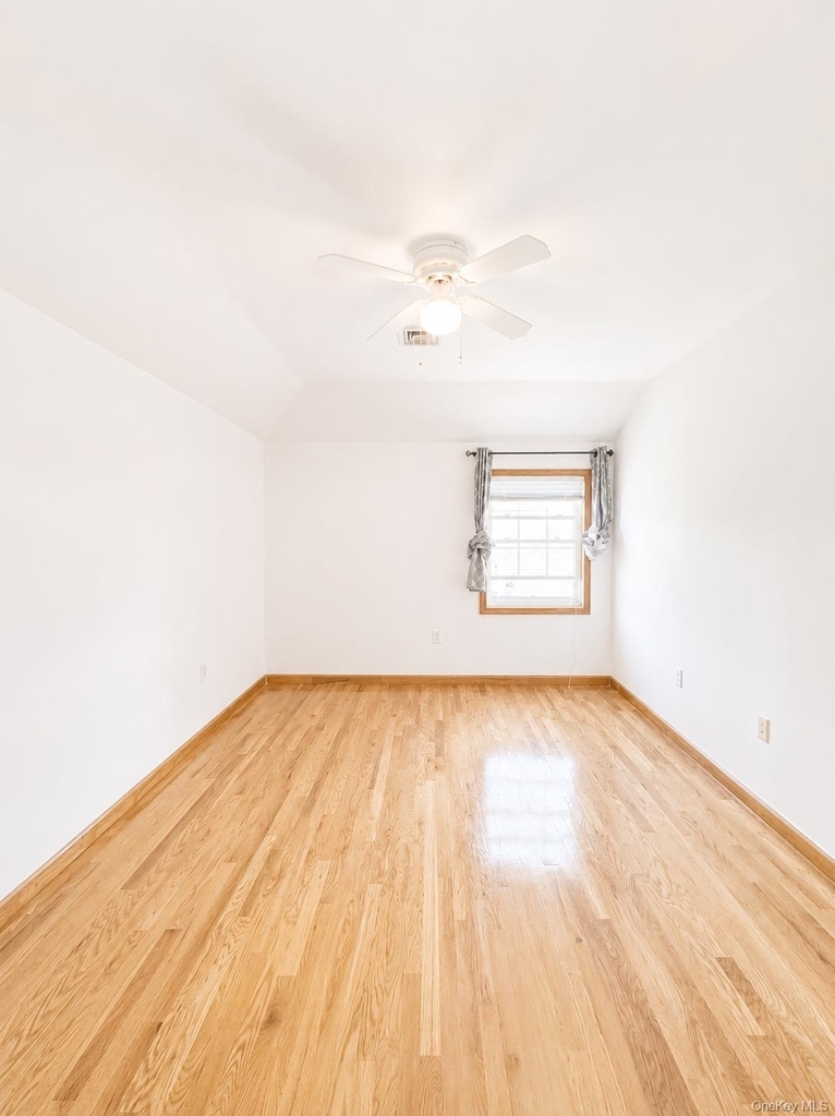 6563 Hull Avenue - Photo 3