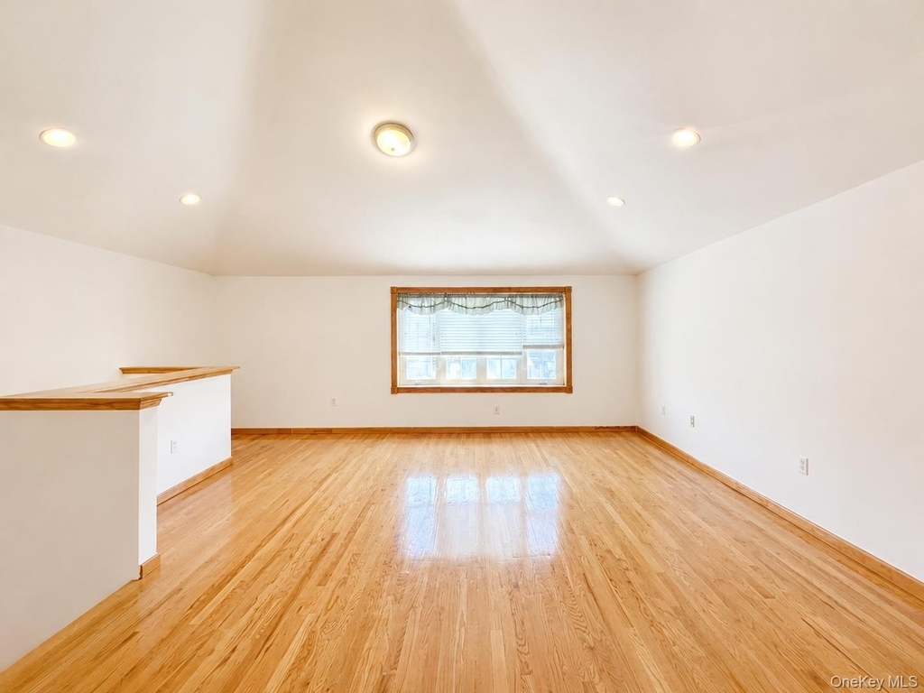6563 Hull Avenue - Photo 2