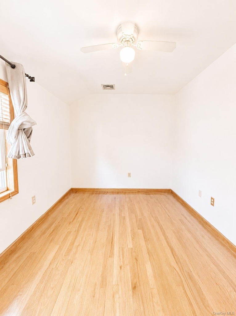 6563 Hull Avenue - Photo 4