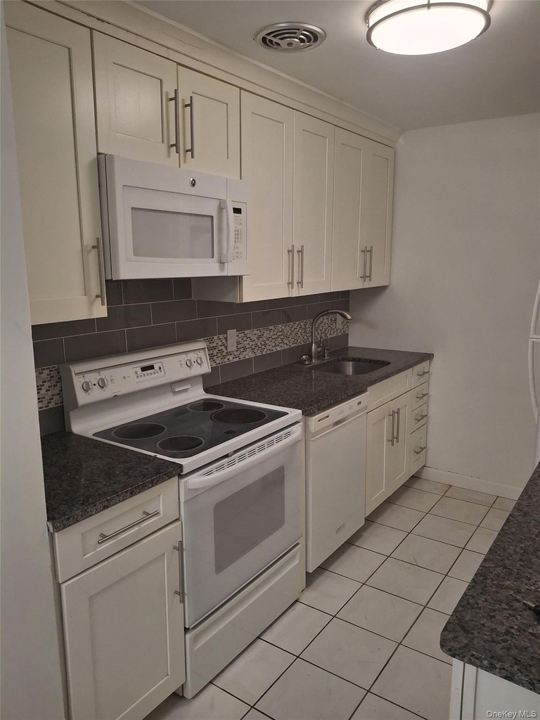 2 Secora Rd - Photo 4