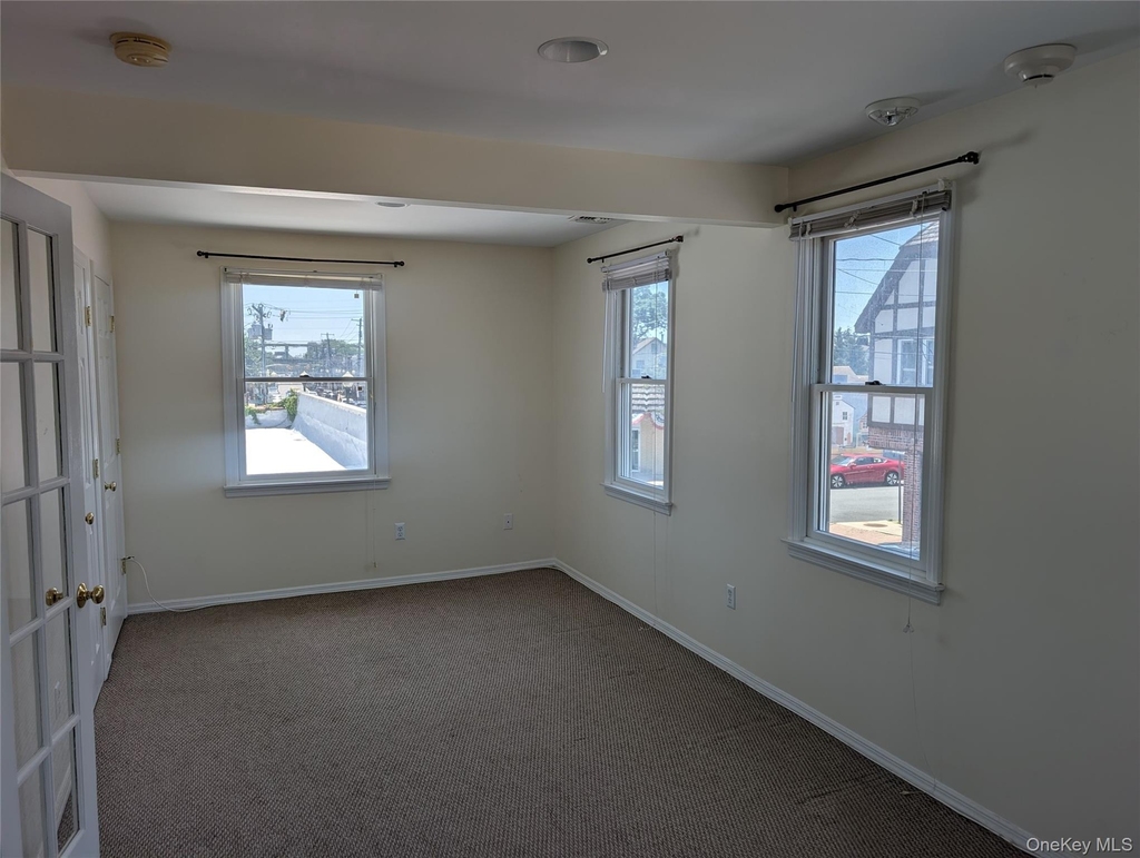 317 Bedford Avenue - Photo 13
