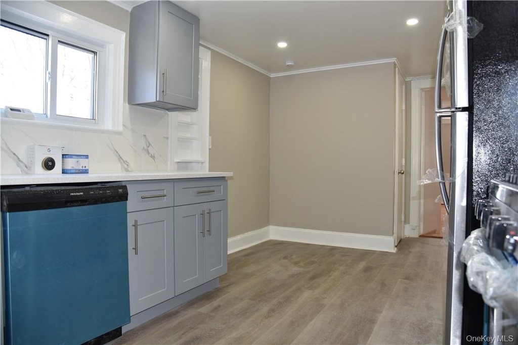 99 Maple Avenue - Photo 4