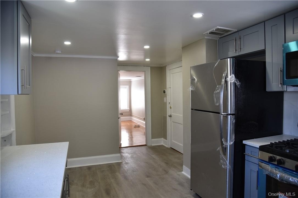 99 Maple Avenue - Photo 5