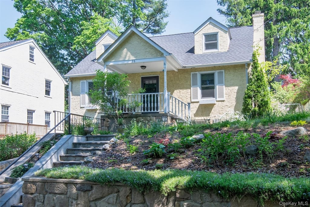 26 Riverview Avenue - Photo 0