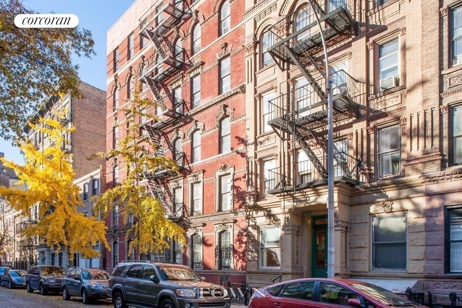 257 W 12th Street - Photo 4