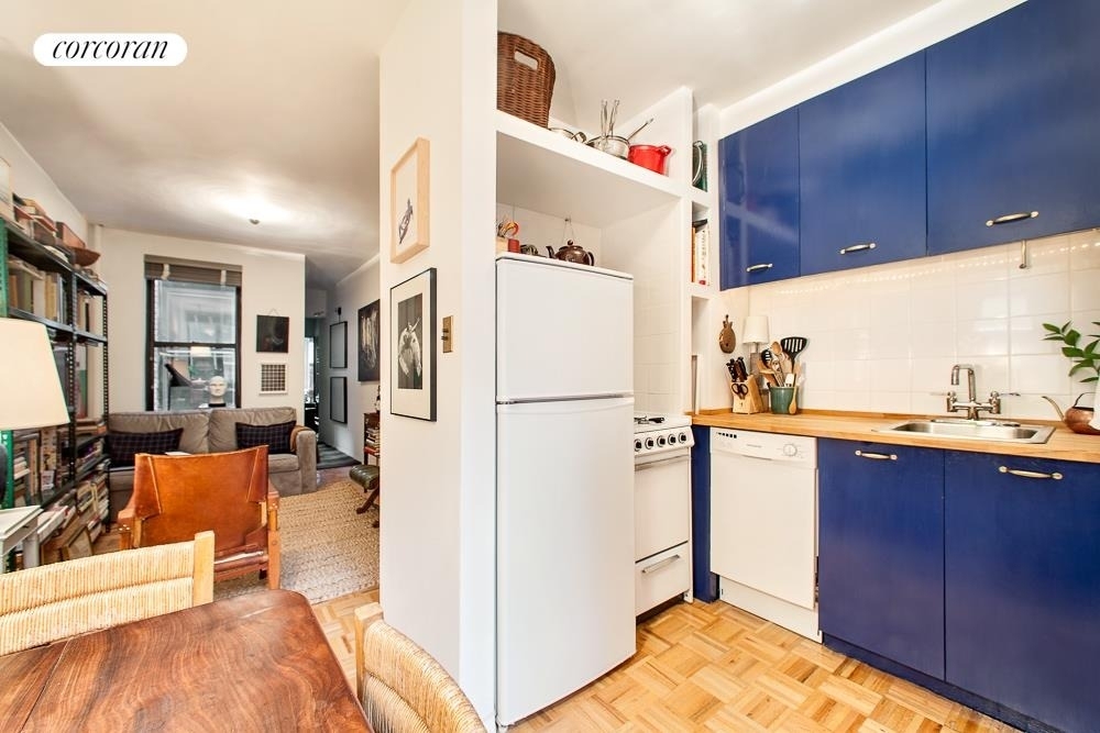 257 W 12th Street - Photo 2