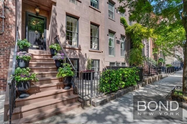 233 E 18th Street - Photo 16