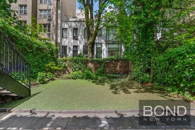 233 E 18th Street - Photo 12