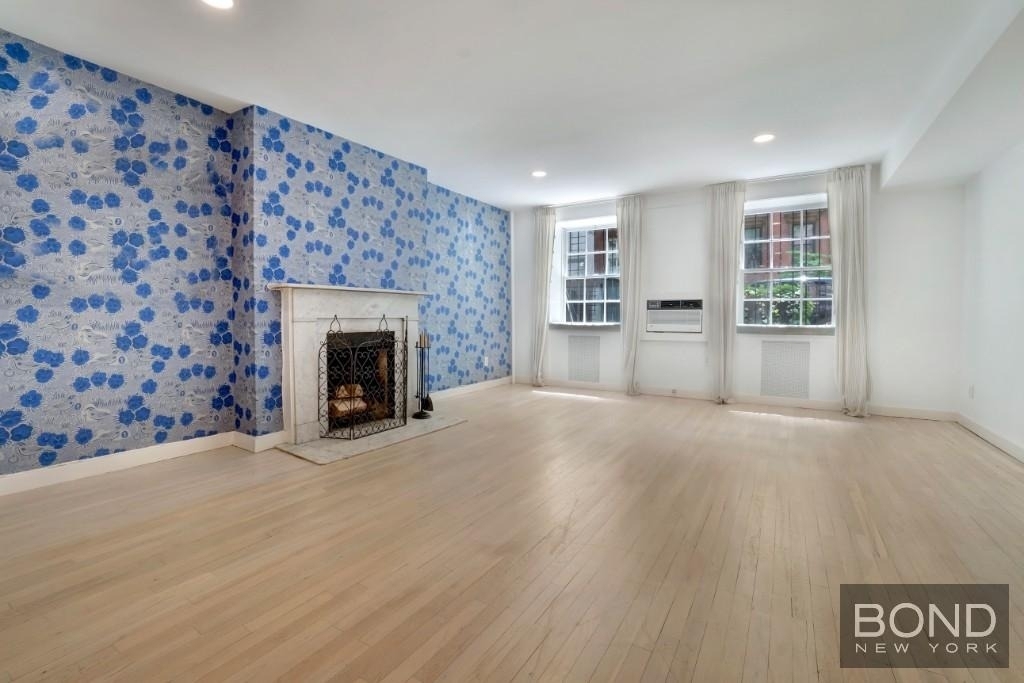 233 E 18th Street - Photo 2
