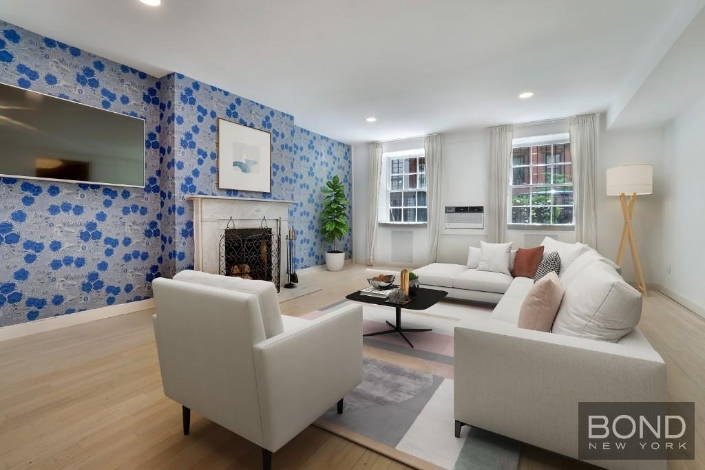 233 E 18th Street - Photo 0