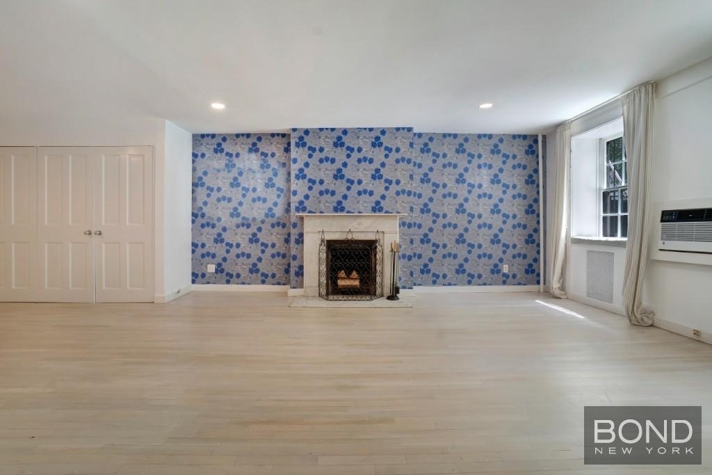 233 E 18th Street - Photo 3